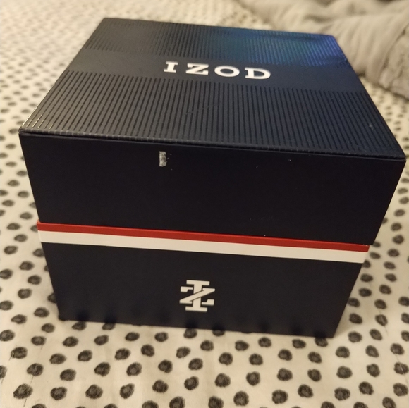NEW! Men's Izod Watch w/ Bracelets - Picture 12 of 12